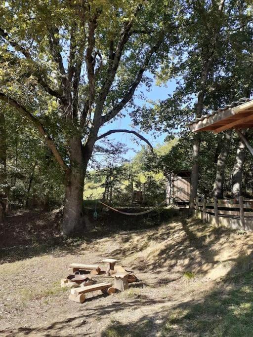 Cosy Cabane Montbrun-Bocage Exterior photo
